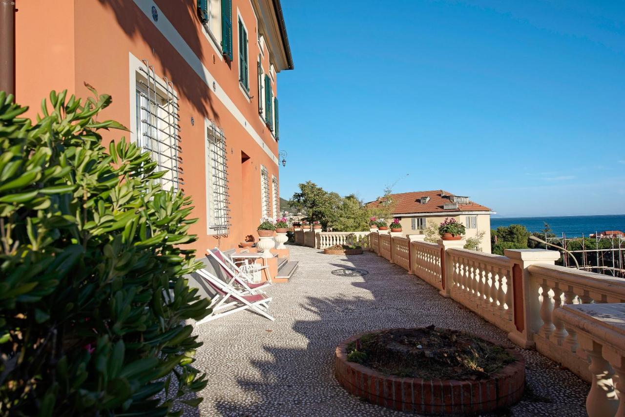 Trilocale In Villa Vista Mare Apt 3 Варацце Экстерьер фото